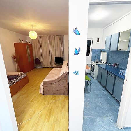 Crisand Home Bukarest Exteriör bild
